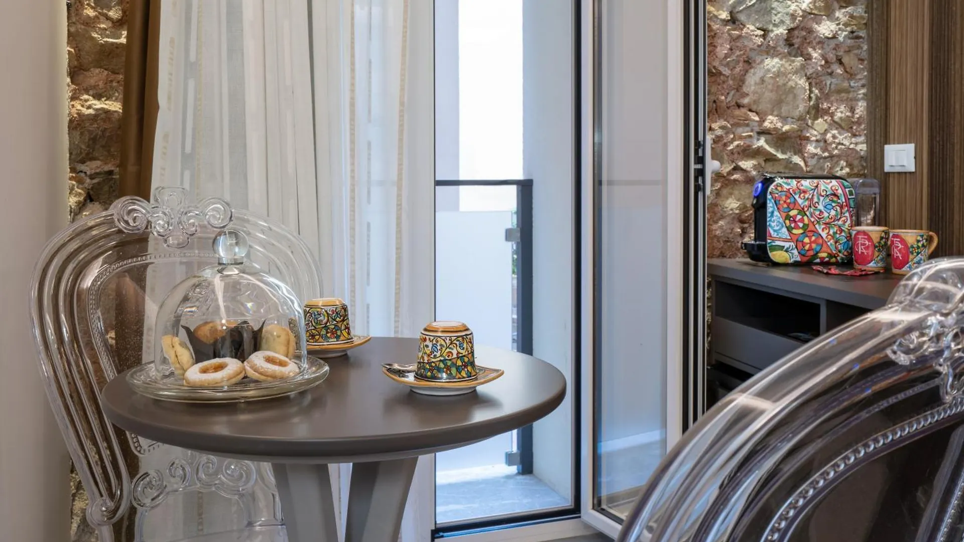 Taormina Charming Rooms Italy