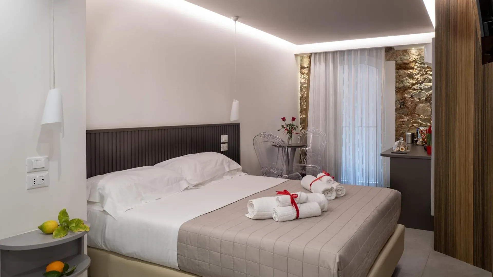Taormina Charming Rooms