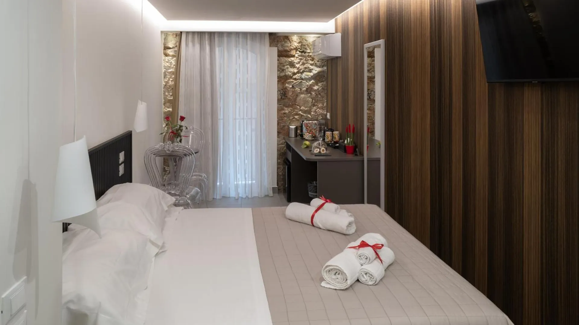 Taormina Charming Rooms 0*,  Italy