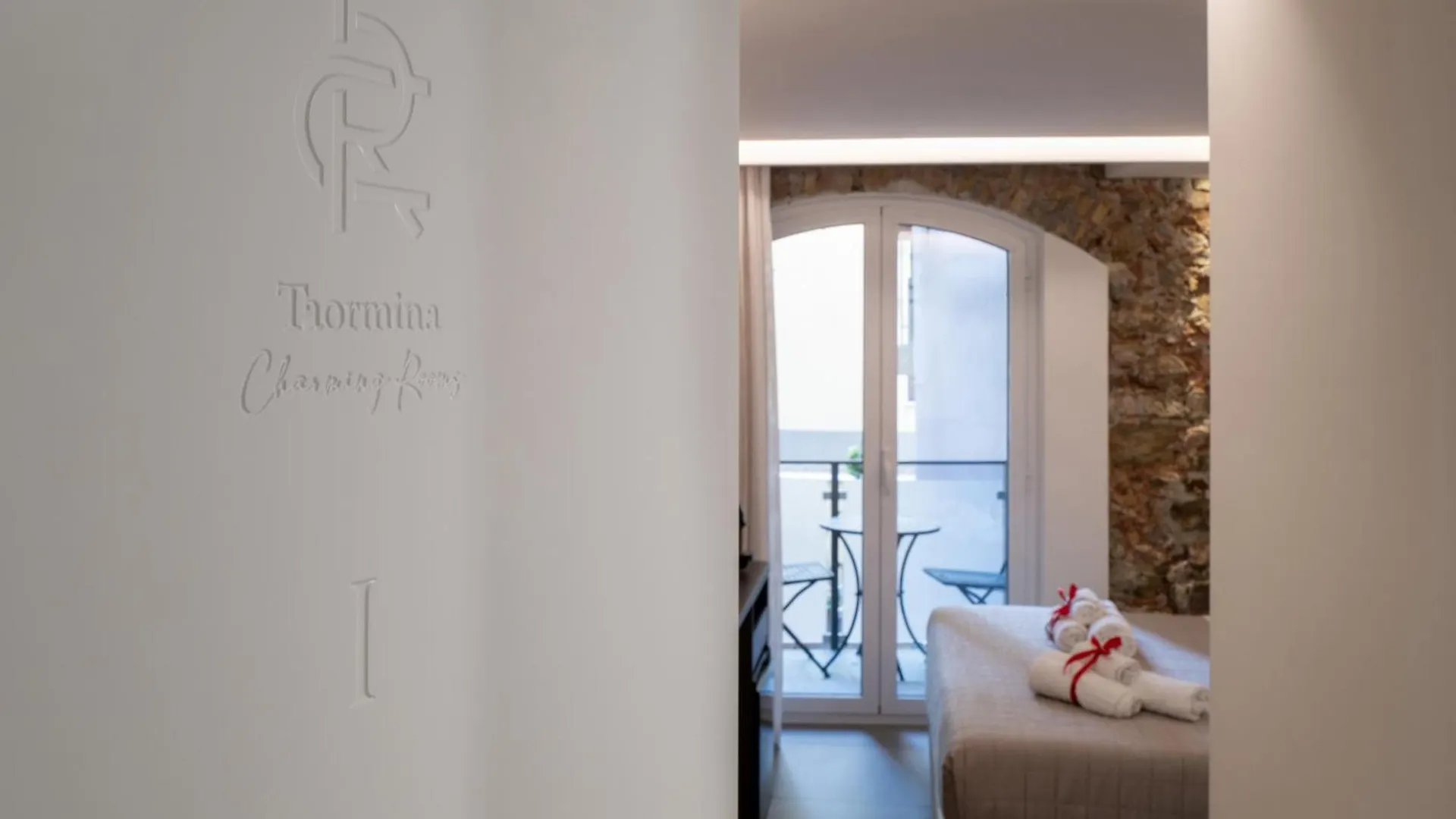 Taormina Charming Rooms 0*,